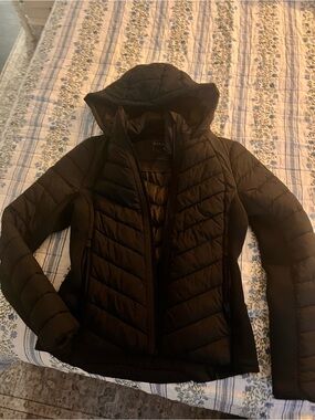 Bernardo Black Quilted Hooded Lightweight Puffer Jacket